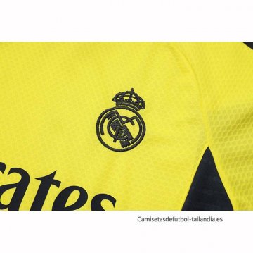 Chandal del Real Madrid Manga Corta 2025-2026 Amarillo - Pantalon Corto