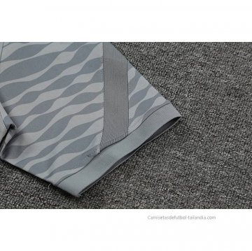 Conjunto Polo del Liverpool 2022-2023 Gris